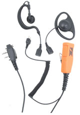 Høresnegle og mikrofon med stik der kan skrues fast til radioen. ICOM ProHunt F34.